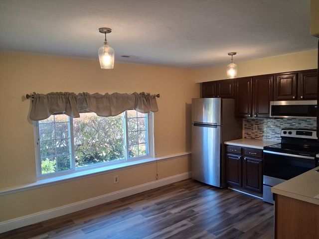 191 Tall Oaks Dr C, Weymouth, MA 02190