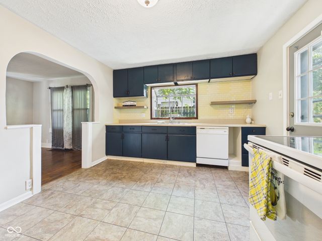 9 Dixie Drive, Anderson, IN 46016