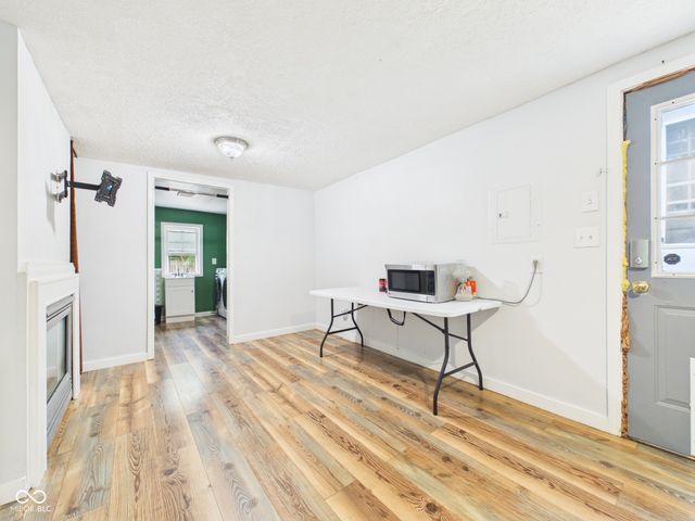 9 Dixie Drive, Anderson, IN 46016