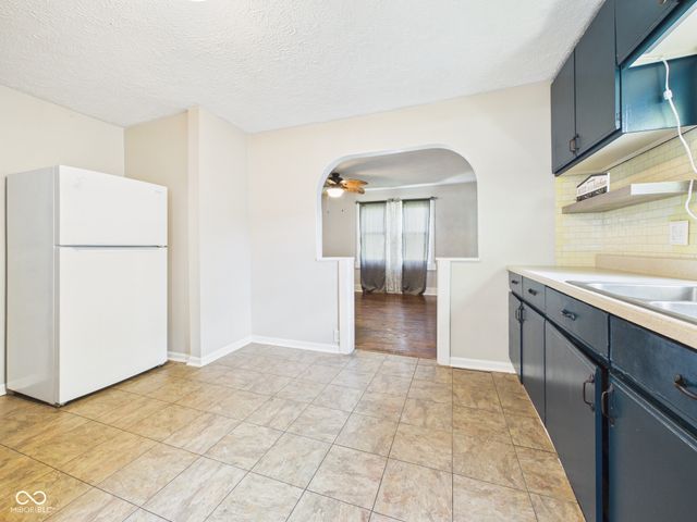 9 Dixie Drive, Anderson, IN 46016