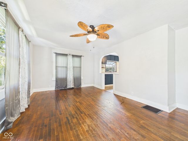 9 Dixie Drive, Anderson, IN 46016