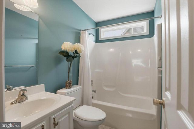 336 FENCEPOST LN, Palmyra, PA 17078