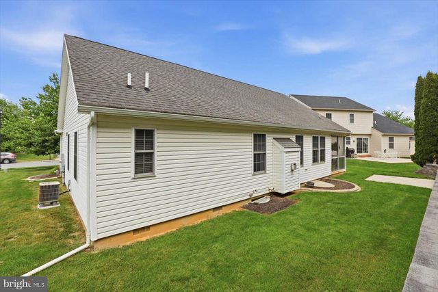 336 FENCEPOST LN, Palmyra, PA 17078