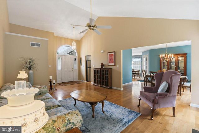336 FENCEPOST LN, Palmyra, PA 17078
