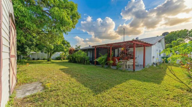 428 Alemeda Drive, Palm Springs, FL 33461