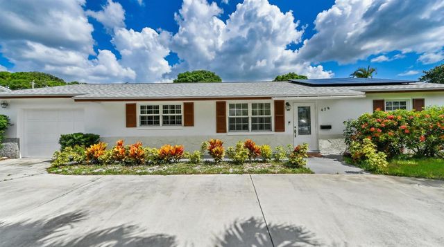 428 Alemeda Drive, Palm Springs, FL 33461