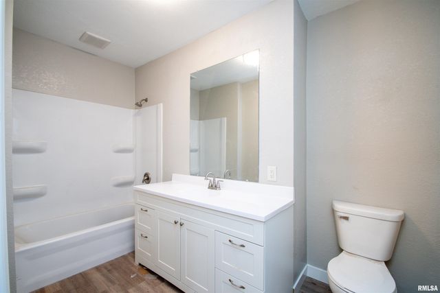 627 ANN ELIZA Street, Pekin, IL 61554