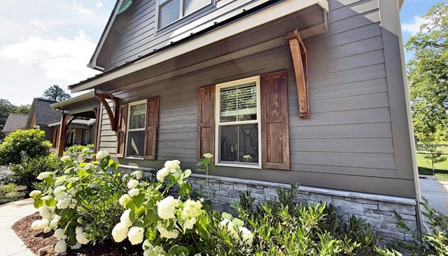 1924 Corral Road, Signal Mountain, TN 37377