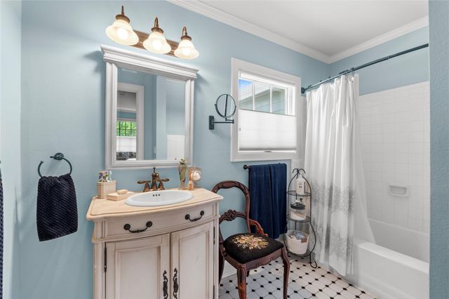 1704 W 34th ST, Austin, TX 78703