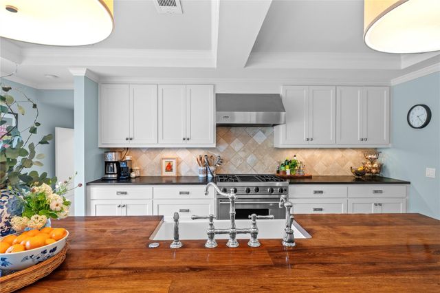 1704 W 34th ST, Austin, TX 78703