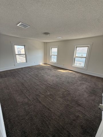 321 Lawrence St. 3, Lowell, MA 01852