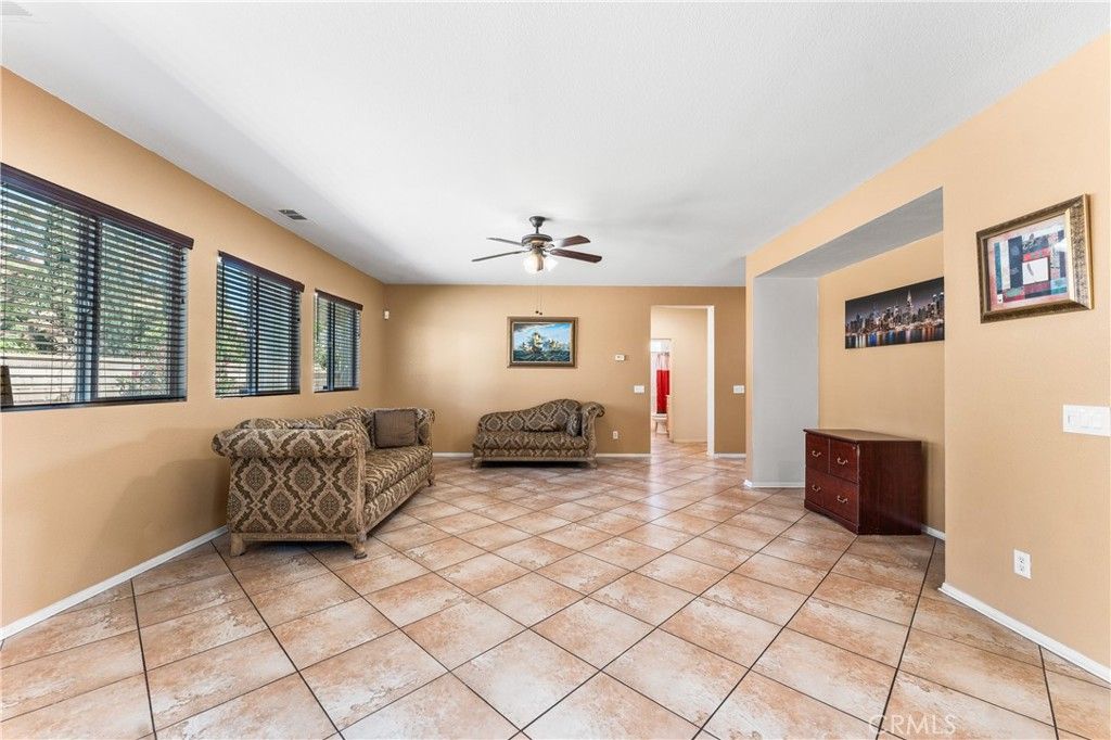 Image 10 of property listing at 43203 Fanchon Avenue, Lancaster, CA 93536