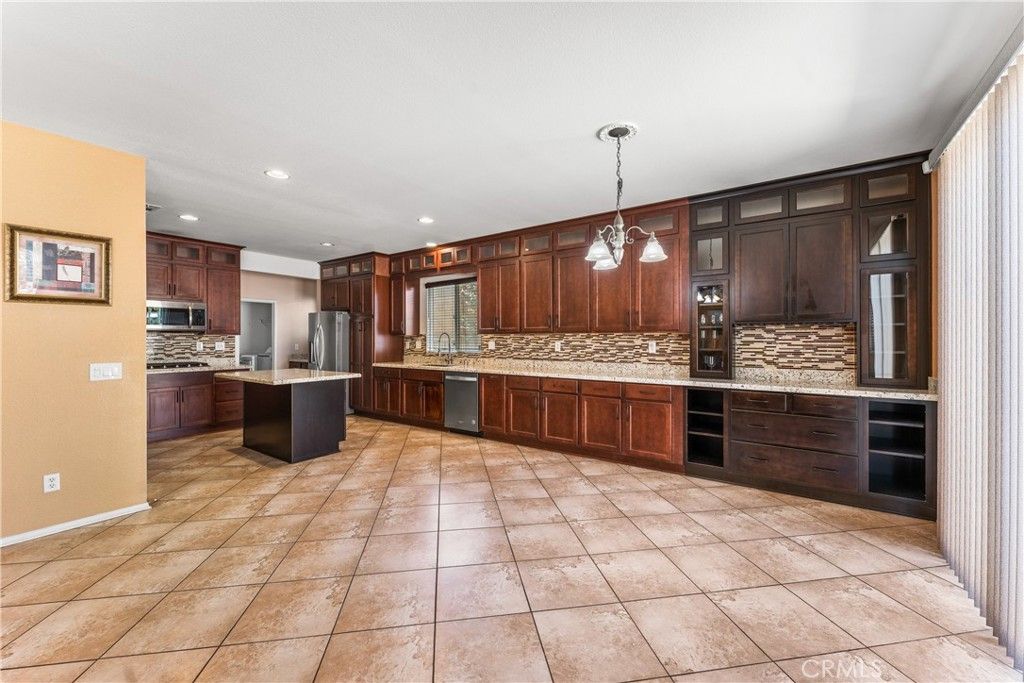 Image 14 of property listing at 43203 Fanchon Avenue, Lancaster, CA 93536