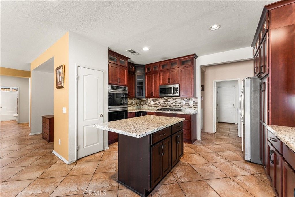 Image 18 of property listing at 43203 Fanchon Avenue, Lancaster, CA 93536