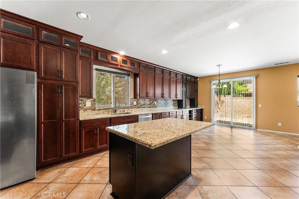 Image 20 of property listing at 43203 Fanchon Avenue, Lancaster, CA 93536