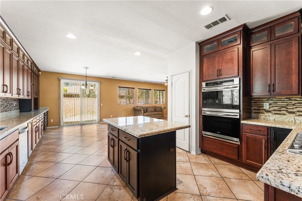 Image 21 of property listing at 43203 Fanchon Avenue, Lancaster, CA 93536