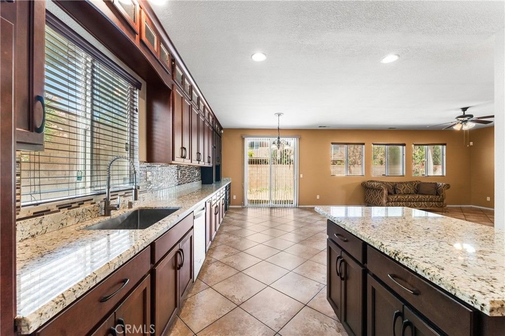 Image 22 of property listing at 43203 Fanchon Avenue, Lancaster, CA 93536