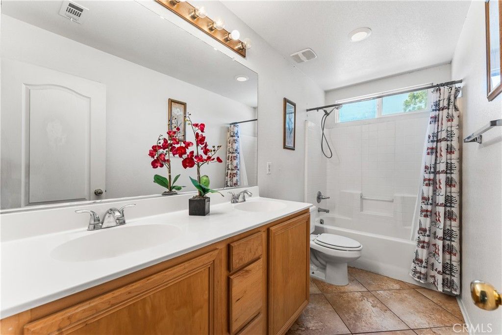 Image 48 of property listing at 43203 Fanchon Avenue, Lancaster, CA 93536
