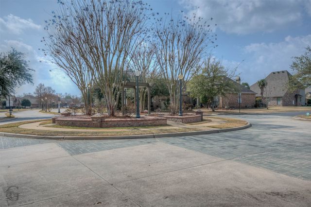 307 Briars Court, Bossier City, LA 71111