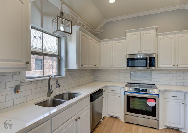 307 Briars Court, Bossier City, LA 71111