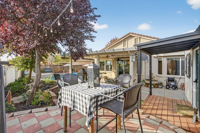 511 Heiler Ct, Folsom, CA 95630