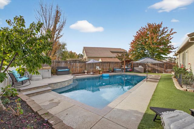 511 Heiler Ct, Folsom, CA 95630