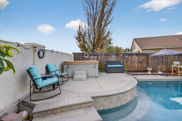 511 Heiler Ct, Folsom, CA 95630