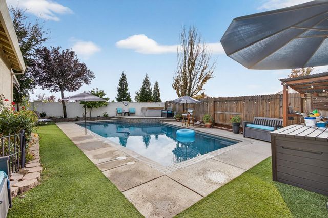 511 Heiler Ct, Folsom, CA 95630