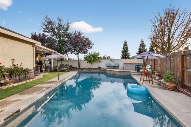 511 Heiler Ct, Folsom, CA 95630