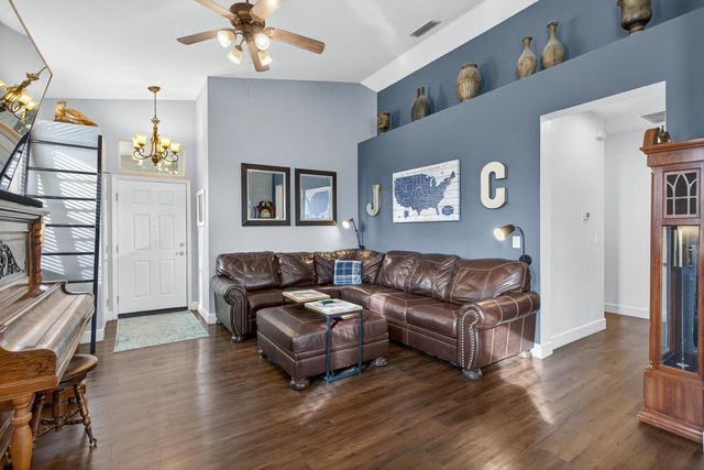 511 Heiler Ct, Folsom, CA 95630