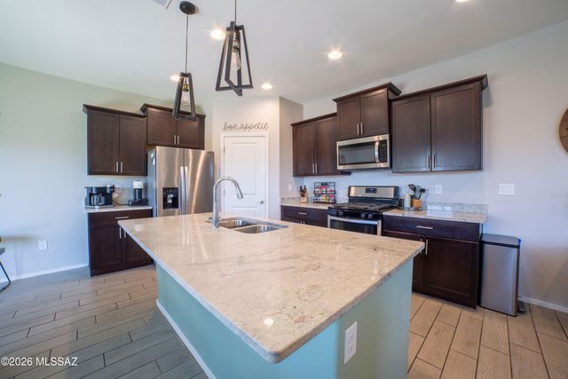 851 E Mule Creek Loop, Sahuarita, AZ 85629