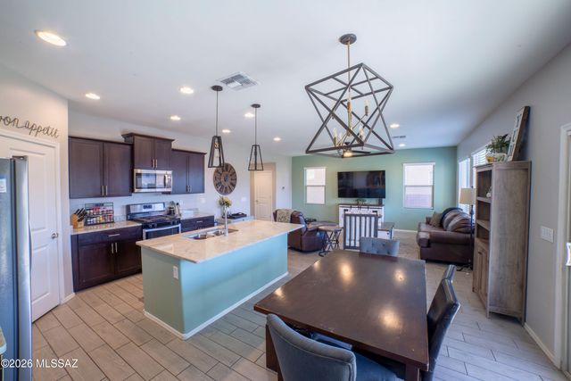 851 E Mule Creek Loop, Sahuarita, AZ 85629