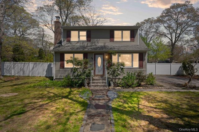 41 Babylon Street, Mastic, NY 11950