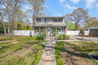 41 Babylon Street, Mastic, NY 11950