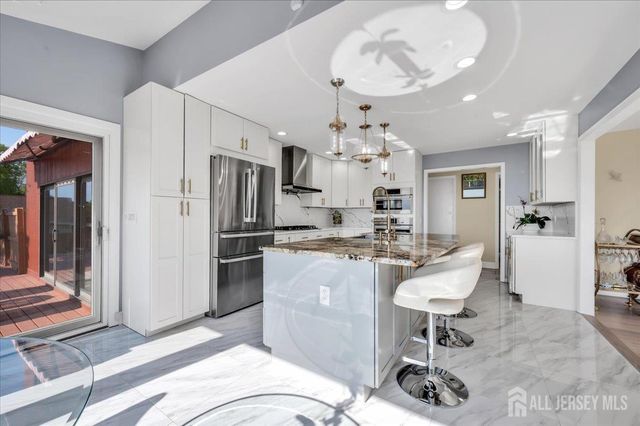950 Sunset Ridge, Bridgewater, NJ 08807