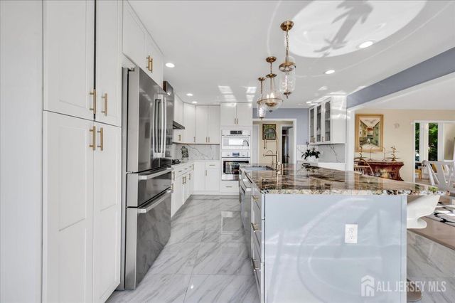 950 Sunset Ridge, Bridgewater, NJ 08807