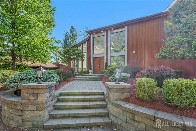 950 Sunset Ridge, Bridgewater, NJ 08807