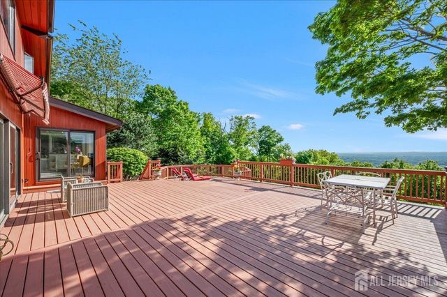950 Sunset Ridge, Bridgewater, NJ 08807