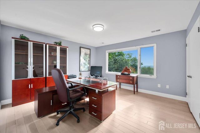 950 Sunset Ridge, Bridgewater, NJ 08807