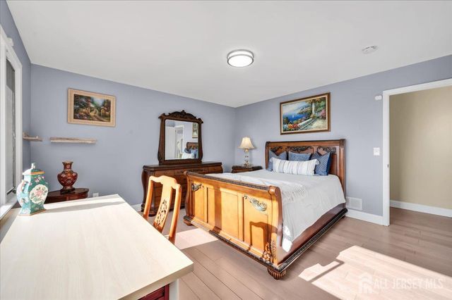 950 Sunset Ridge, Bridgewater, NJ 08807