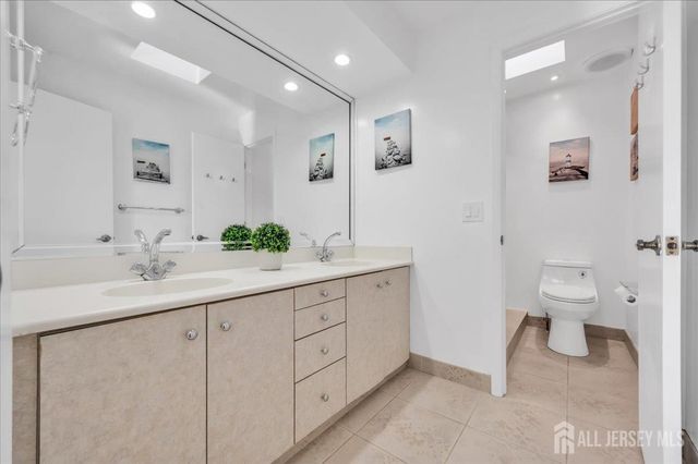 950 Sunset Ridge, Bridgewater, NJ 08807