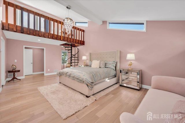 950 Sunset Ridge, Bridgewater, NJ 08807
