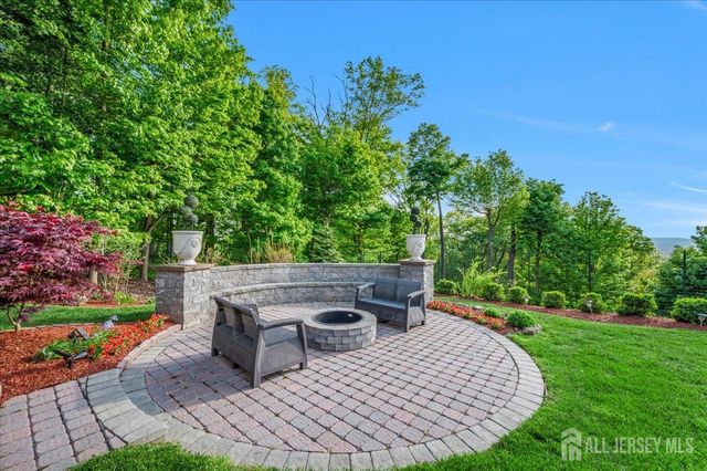 950 Sunset Ridge, Bridgewater, NJ 08807