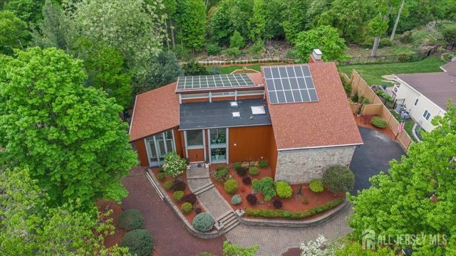 950 Sunset Ridge, Bridgewater, NJ 08807