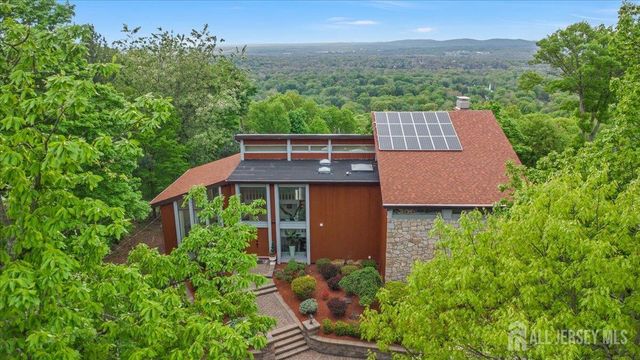 950 Sunset Ridge, Bridgewater, NJ 08807