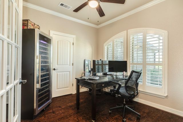 64 Poppy Court, Lake Jackson, TX 77566