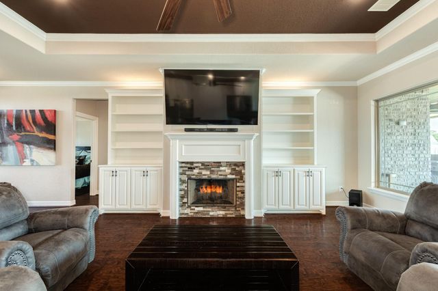 64 Poppy Court, Lake Jackson, TX 77566