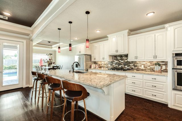 64 Poppy Court, Lake Jackson, TX 77566
