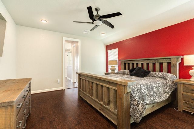 64 Poppy Court, Lake Jackson, TX 77566