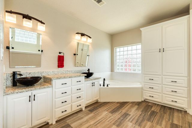64 Poppy Court, Lake Jackson, TX 77566